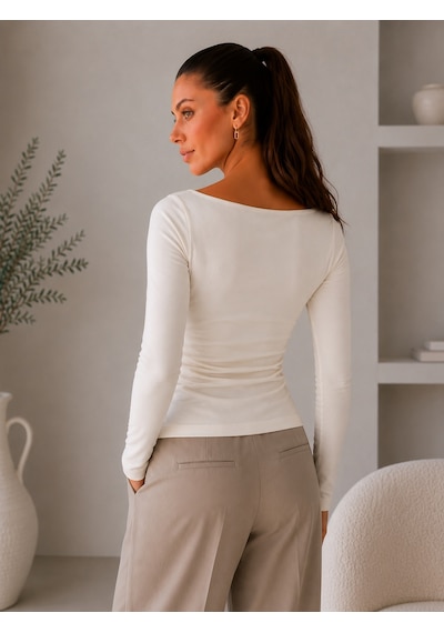 Sortie Collection Yan Büzgülü Önü Uzun Asimetrik Yırtmaçlı Kayık Yaka Bluz Ekru