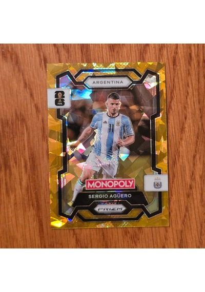 Panini Monopoly Prizm Sergio Agüero Gold Cracked Ice Oyun Kartı No.6