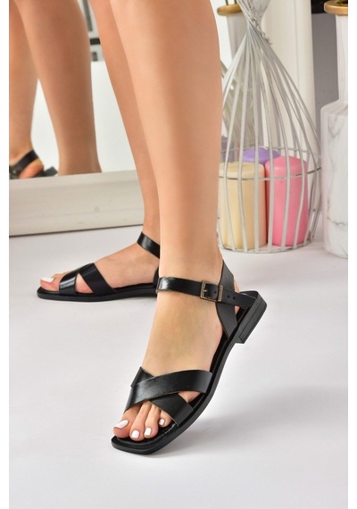 Fox Shoes Siyah Hakiki Deri Çapraz Bantlı Günlük Kadın Sandalet (539485616)