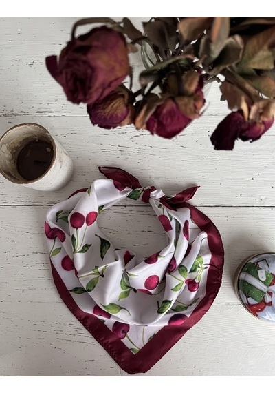 Trend Dokunuş Kadın 50-50 Saten Kirazlı Fular Bandana Kırmızı
