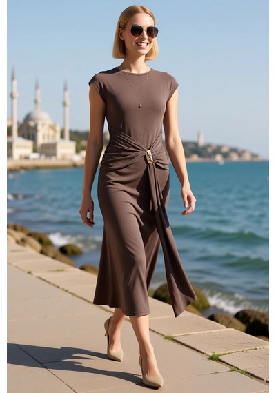 Benerly Kadın Kolsuz Bisiklet Yaka Midi Elbise Aksesuar Detaylı Bodycon K Kahverengi