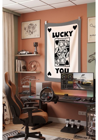 Lucky You Kupa Kralı İskambil Kartı Temalı Dekoratif Duvar Örtüsü Duvar Halısı Beyaz