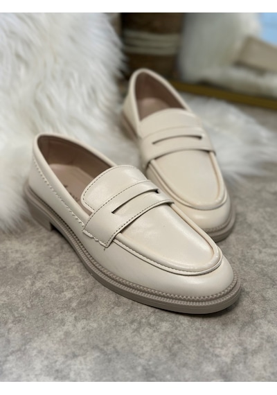 Günlük Kadın Düz Loafer Klasik Desenli Taban Zincirli Oval Burunlu Makosen Sade Şık Ayakkabı 130 Bej Günlük Kadın Düz Loafer Klasik Desenli Taban Zincirli Oval Burunlu Makosen Sade Şık Ayakkabı 130 Bej