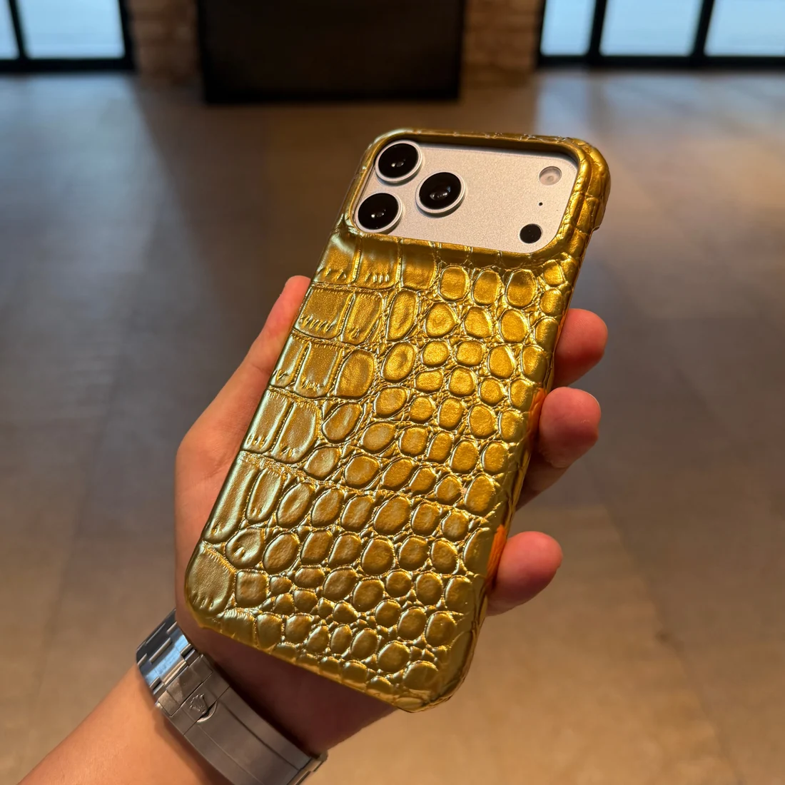 Apple iPhone Uyumlu Kabarık Parlak Deri Kılıf Gold