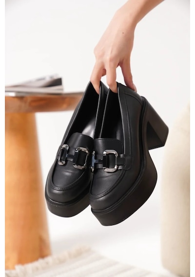 Trendella Siyah Gümüş Tokalı Kadın Loafer Tr17ms03d Beyaz