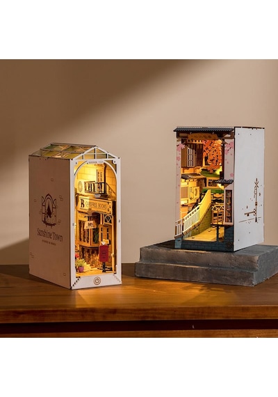 Rolife Tgb01 Sakura Densya Kitap Köşesi Book Nook Dıy Minyatür Maket Model Seti Mini Dollhouse 3d Model Kit Detaylı Dekoratif Hobi Seti 3d Puzzle Tiny House