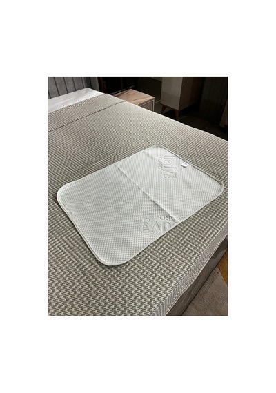 Cool Ped 4 Lü Yıkanabilir Hasta Altı, Bebek Altı Emici Yıkanabilir Serin Tutan Ped 60 80 Cm Beyaz