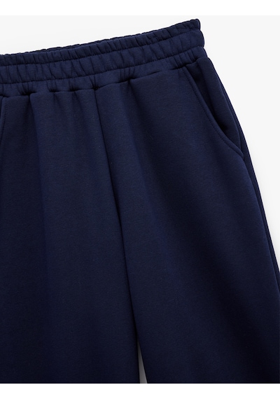 Koton Şardonlu Cepli Beli Lastikli Oversize Jogger Eşofman Altı Lacivert 6wal40017ık Lacivert Koton Şardonlu Cepli Beli Lastikli Oversize Jogger Eşofman Altı Lacivert 6wal40017ık Lacivert