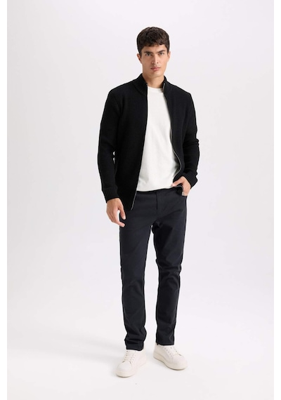 DeFacto Siyah Standart Fit Normal Kesim Yarım Balıkçı Yaka Fermuarlı Triko Hırka R1195AZ24WNBK27