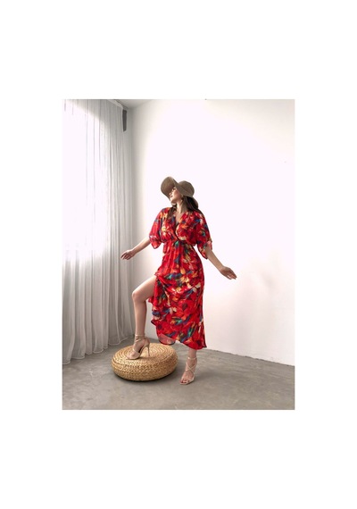 Asur Boutique Asur Butik Kadın Çiçek Desenli Renkli Viskon Kumaş Yırtmaçlı Elbise Kırmızı Asur Boutique Asur Butik Kadın Çiçek Desenli Renkli Viskon Kumaş Yırtmaçlı Elbise Kırmızı