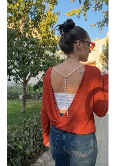Ali Butik Kırmızı Sırt Dekolteli İnci Detaylı Triko