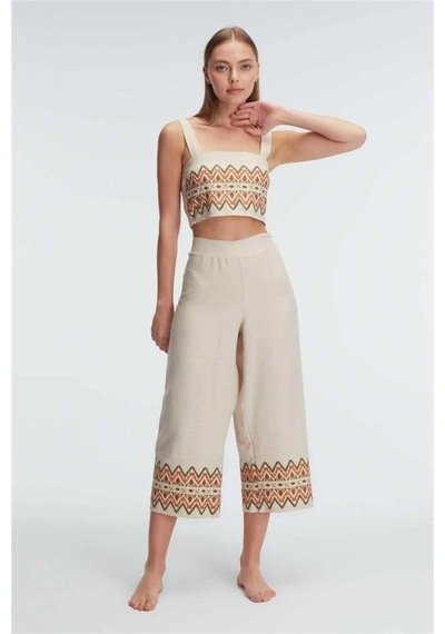 Avastyle Herşeytrend Askılı Oyuk U Yaka Geometrik Yazlık Uzun Nakış Detaylı Pijama Takımı Krem