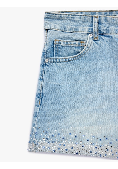 Koton Taş Detaylı Pamuklu Düğmeli Cepli Mini Denim Şort Açık İndigo 6sal40048md Koton Taş Detaylı Pamuklu Düğmeli Cepli Mini Denim Şort Açık İndigo 6sal40048md