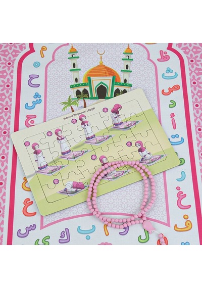 Çocuk Seccadesi Pembe 45x82 Cm Aksa Pembe & Kokulu Tesbih Bebek Pembesi & Ayşe Namaz Kılıyor Puzzle Çok Renkli