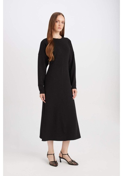 DeFacto Relax Fit Bisiklet Yaka Krep Uzun Kollu Maxi Siyah Elbise D7485AX24WNBK81 Siyah