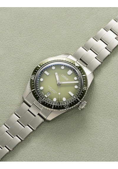Oris Divers Sixty-five Date 01 733 7707 4057-07 8 20 18