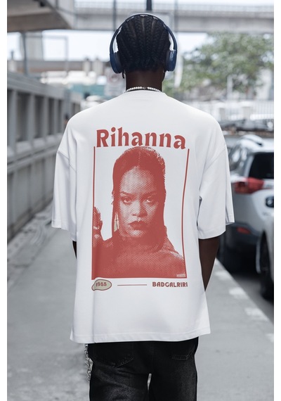 Sevbano Rihanna Badgirlriri Sırt Baskılı Unisex Oversize Şarkıcı Tişört Beyaz