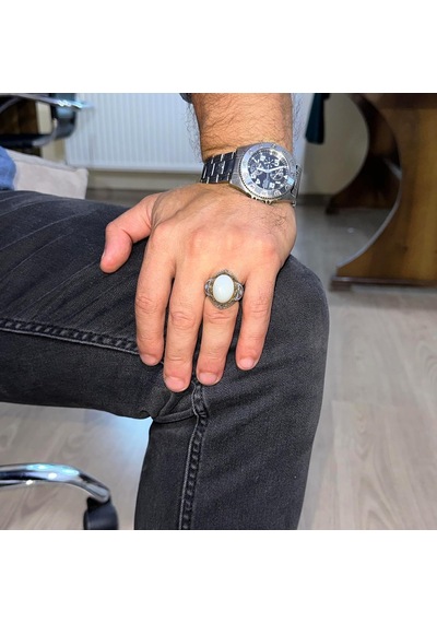 925 Ayar Gümüş Yüzük İle Gerçek Oval Opal Taşı - Dikkat Çekici Takı Parçası Gümüş
