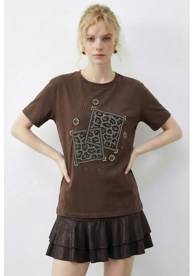 Shade Kadın Taş Baskılı Leopar Desenli Bisiklet Yaka Regular Fit T-shirt 2209 60283975 - Kahverengi