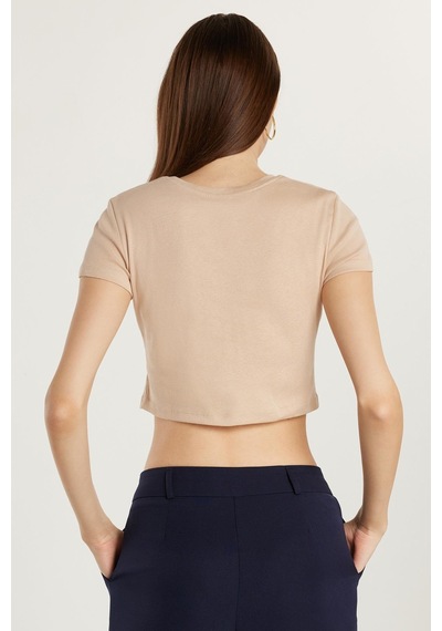 Tudors Kadın Slim Fit Dar Kesim %100 Pamuk Bisiklet Yaka Baskılı Bej Crop Tişört-33987 Bej