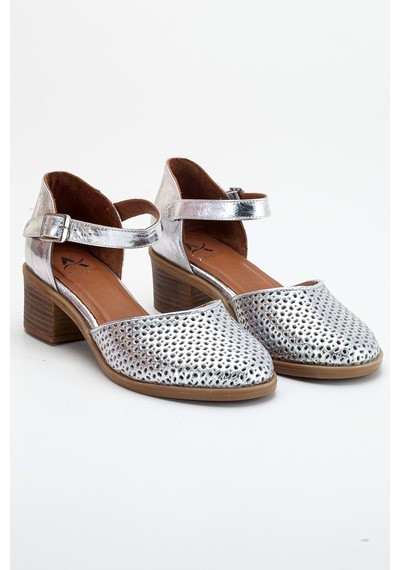 Analin Shoes Kadın Hakiki Deri Burnu Kapalı Delikli Sandalet Gümüş