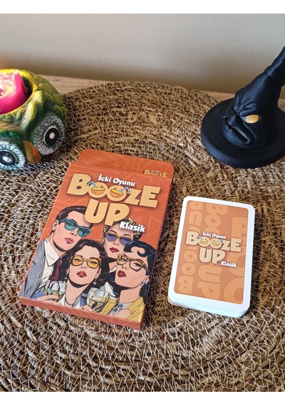 Booze Up İçki Oyunu Klasik Versiyon - Kese Hediyeli 50 Kart Eğlenceli Kart Oyunu
