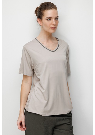 Desen Triko Kadın V Yaka Yaka Kenarı Zincirli Penye T-shirt 26707 Bej Bej