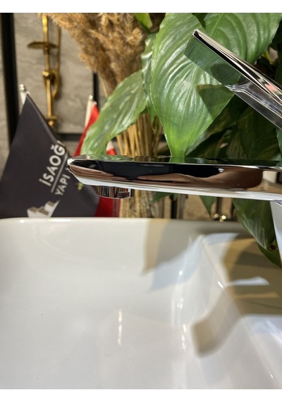 İsaoğlu Yapı Lavabo Bataryası Silver Gümüş Banyo Musluğu Velar Tasarım Lavabo Musluğu Gümüş