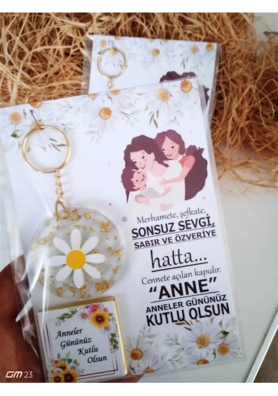 Farklı Market Anneler Günü Hediyesi Çikolata ve Anahtarlık 5'li