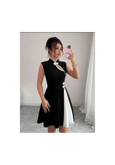 Butik İstanbul Kadın Yarım Balıkçı Yaka Pencere Dekolte Ve Çift Renk Detay Mini Elbise Siyah