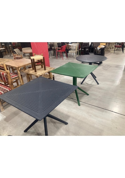 Dayanıklı Yeşil Renk Plastik Kare Masa Delikli Model
