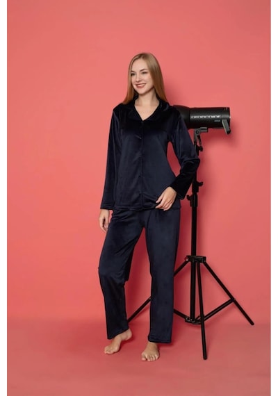 Sude Charme Kadın Kışlık Gömlek Yaka Kadife Pijama Takımı P301/515- 1 Adet Koyu Lacivert Sude Charme Kadın Kışlık Gömlek Yaka Kadife Pijama Takımı P301/515- 1 Adet Koyu Lacivert