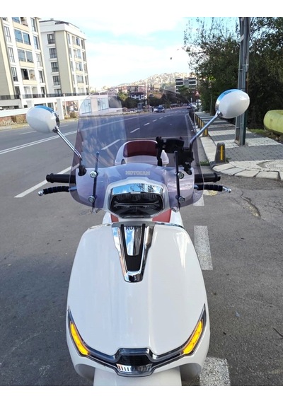 Motocam Yuki Mojito 50 Ön Cam 2022-2026 Model 39cm Füme Renkli 4mm Aparatsız