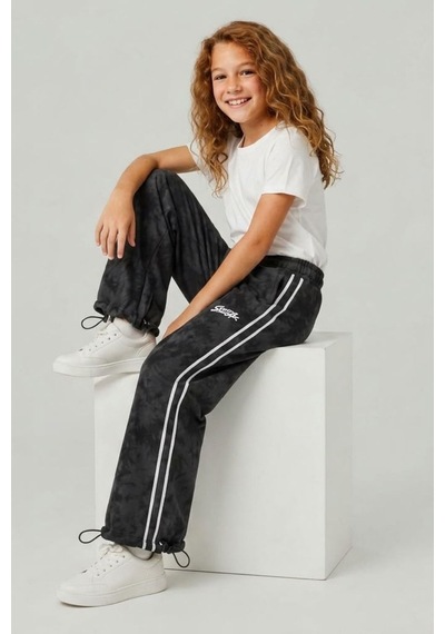 Pina Kids Kız Çocuk Beli İpli Rahat Kesim Paça Ayarlanabilir Lastikli Eşofman Altı Esf7012 siyah Pina Kids Kız Çocuk Beli İpli Rahat Kesim Paça Ayarlanabilir Lastikli Eşofman Altı Esf7012 siyah