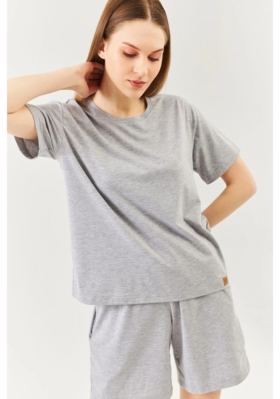 Kadın Rahat %100 Pamuklu Penye Bisiklet Yaka Kısa Kol Basic T-shirt Gri