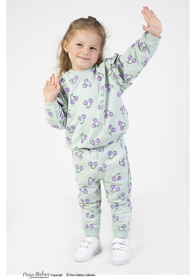 Harika Kids Kız Bebek&çocuk İki İplik Kumaş Kiraz Desenli Orta Kalınlıkta Örme Basic Oversize Alt Üst Eşofman Takımı 001