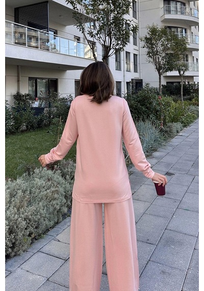 Kadın Pudra Yuvarlak Yaka Sweatshirt & Bol Paça Beli Lastikli Pantolon - Rahat Alt & Üst Takım Pudra Kadın Pudra Yuvarlak Yaka Sweatshirt & Bol Paça Beli Lastikli Pantolon - Rahat Alt & Üst Takım Pudra