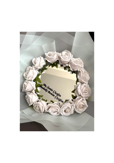 Beyaz Gül Buketin Bu Senin Çiçeğin Aynadaki Benim Çiçeğim Yazılı Krem - 753688752 Krem
