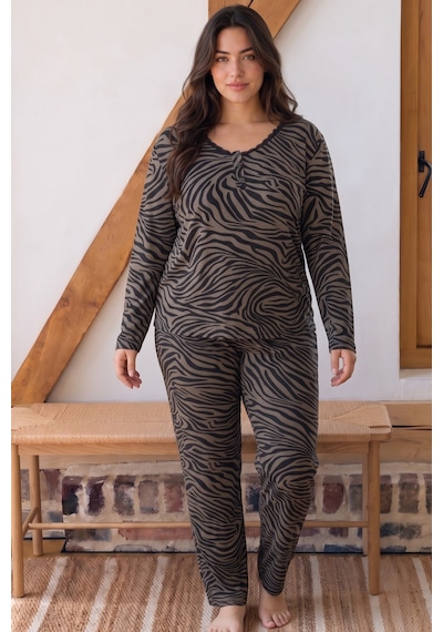Siyah İnci Desenli Düğmeli Büyük Beden Battal Boy Viskon Örme Pijama Takım 26224859 Çok Renkli Siyah İnci Desenli Düğmeli Büyük Beden Battal Boy Viskon Örme Pijama Takım 26224859 Çok Renkli