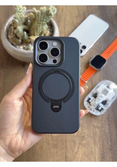 Apple iPhone 15 Pro Uyumlu Karbon Desenli Standlı Ve Magsafe Uyumlu Kılıf Soocase700 Siyah