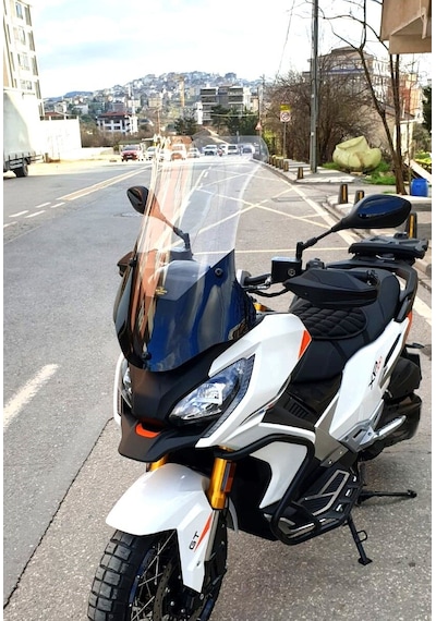Motocam Peugeot Xp 400 Ön Cam 2023-2026 Model 61cm Şeffaf Renkli 4mm Orta Boylu