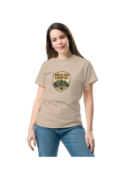 Wildstyle Dağlar Beni Çağırıyor Renkli Vintage Dağ Doğa Kamp Baskılı Unisex Bisiklet Yaka Pamuklu Tişört Camel