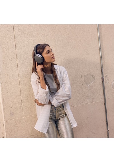 Sennheiser Momentum 4, Yüksek Çözünürlüklü Ses, Net Görüşme Sesi, Kablosuz Kulak Üstü Kulaklık