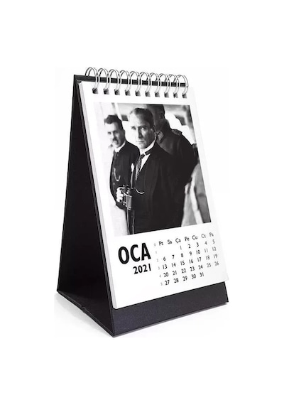 Atatürk Fotoğraflı 2027 Masa Takvimi - Dikey Siyah Beyaz