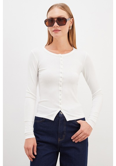 Fullamoda Önü Çıtçıtlı Ribanalı Slim Fit Bluz Ekru