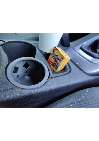 Ford Focus İçin Bardaklık Modifikasyonu