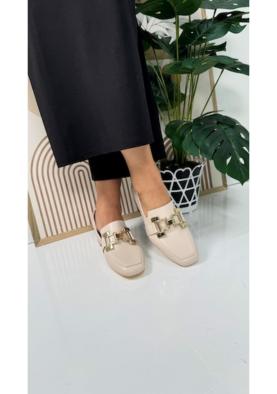 Günlük Kadın Loafer Topuklu Toka Ve Dikiş Detaylı Bağcıklı Küt Burunlu Ayakkabı 700 Bej Günlük Kadın Loafer Topuklu Toka Ve Dikiş Detaylı Bağcıklı Küt Burunlu Ayakkabı 700 Bej