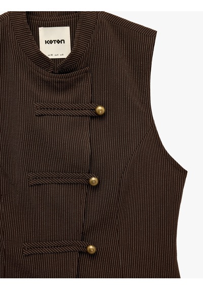 Koton Koton X Selected By Melis Ağazat - Slim Fit Mandarin Yaka Süslü Düğmeli Yelek Kurbağa Kapama Kahverengi Çizgili 7wak20358ew