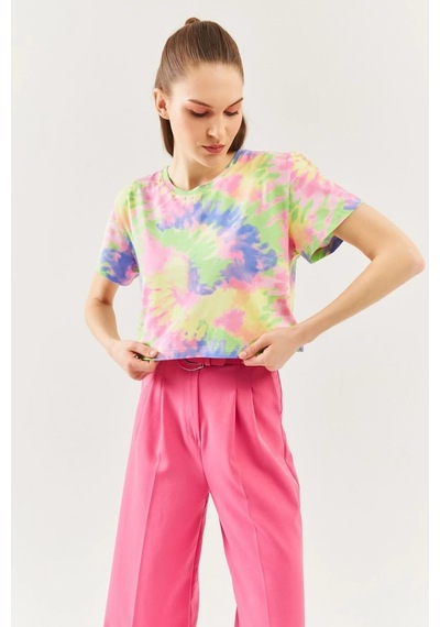 Kadın Oversize Rahat %100 Pamuklu Penye Bisiklet Yaka Kısa Kol Basic Crop T-shirt Batik Gökkuşağı