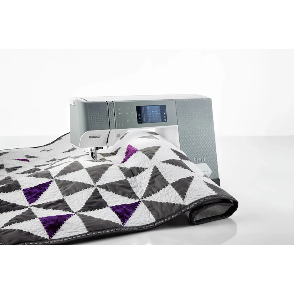 Pfaff Quilt Expression 720 Grey
